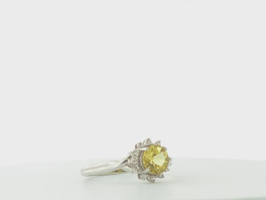 Round Flower Ring - White Gold