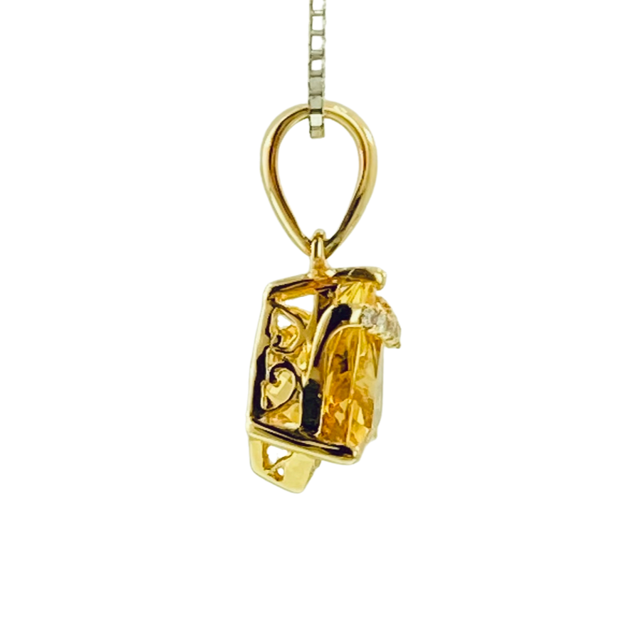 Trillion Pendant - Yellow Gold