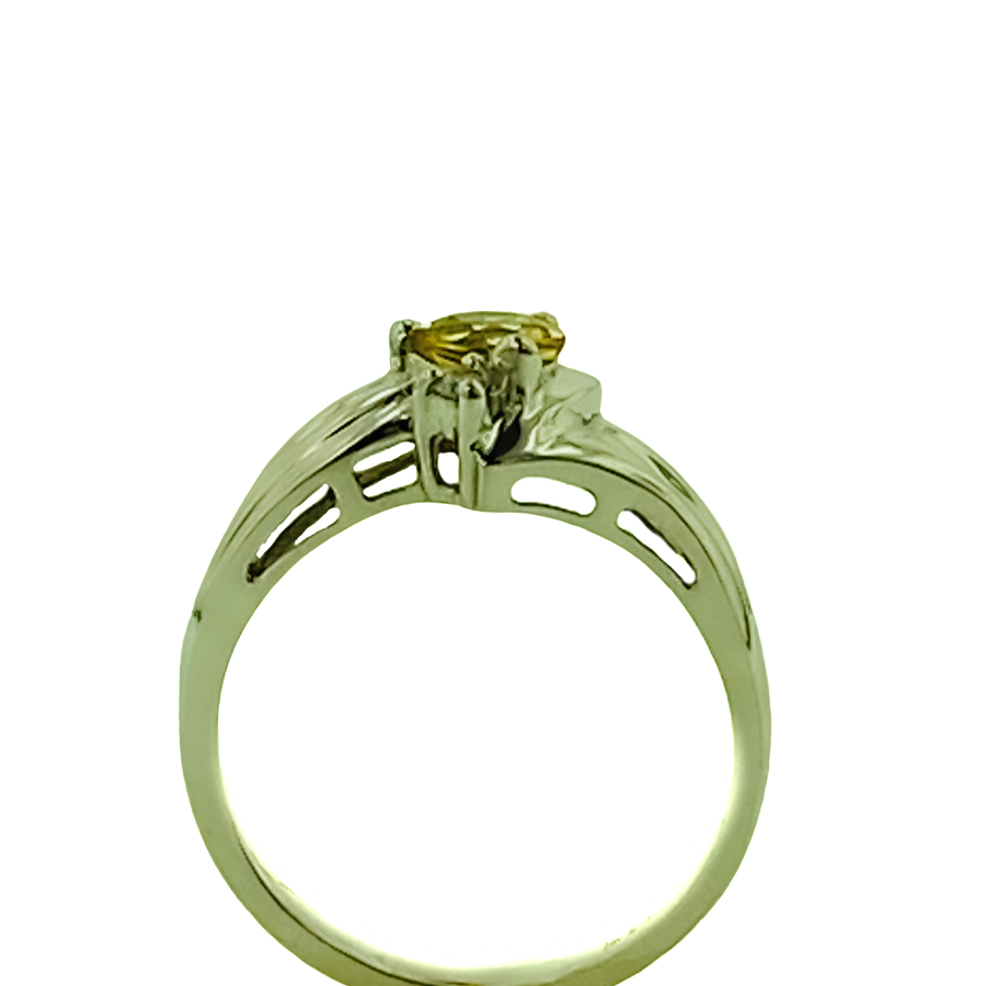 Round Ring with One Diamond