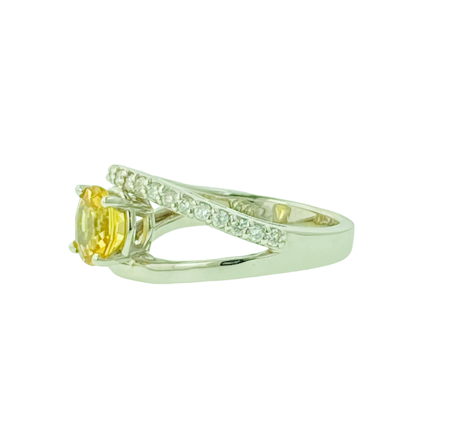 Round Ring - White Gold