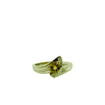 Round Ring with One Diamond