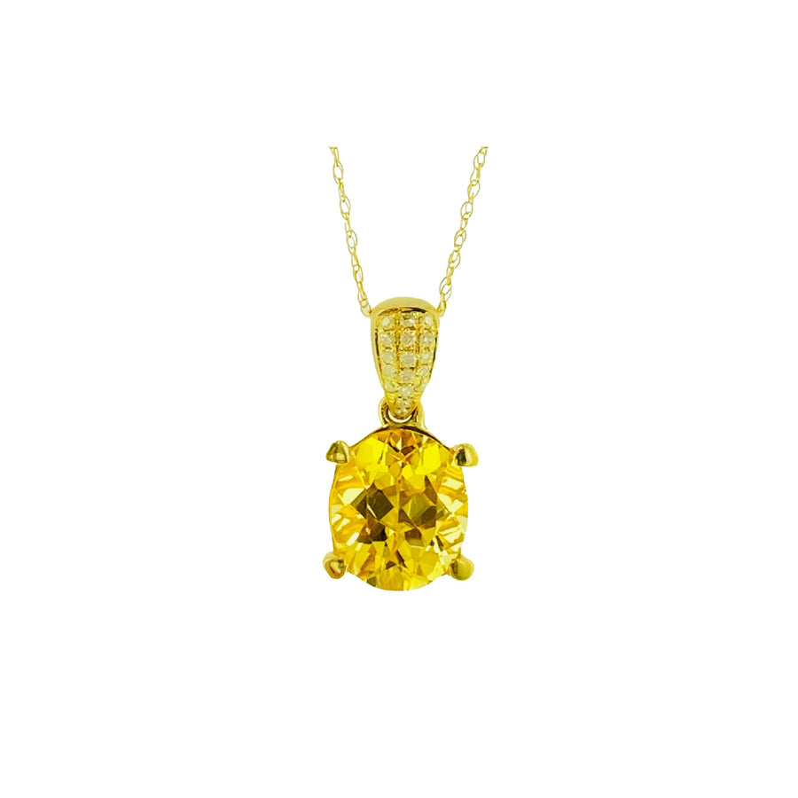 Oval Pendant with yellow gold heart shaped prongs