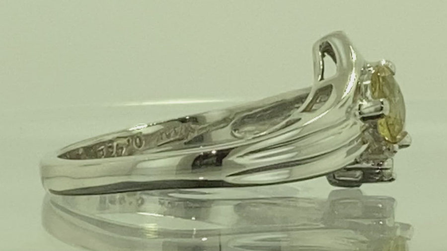 Round Ring with One Diamond